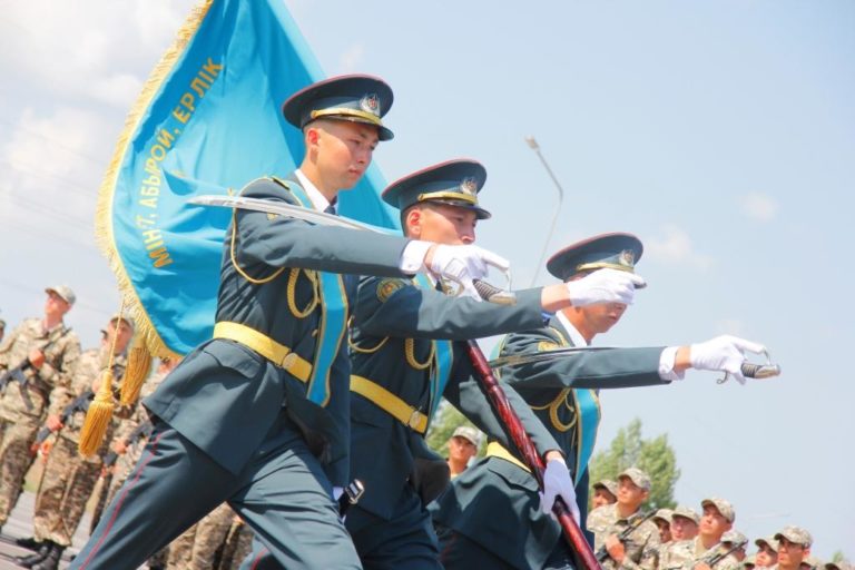 7 мая- День Вооруженных сил Казахстана!