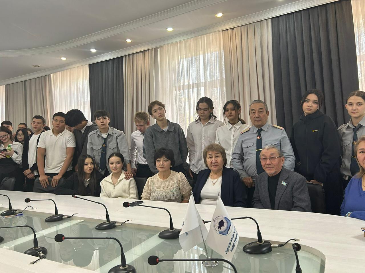 Ерлікке тағзым: Желтоқсан қаһармандары туралы кездесулердің әсері